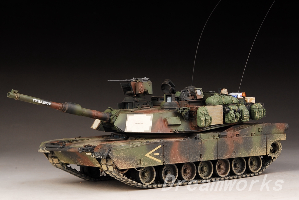 Dragon 63231 M1A2 SEP V2 US Abrams Tank Model 1st Cavalry